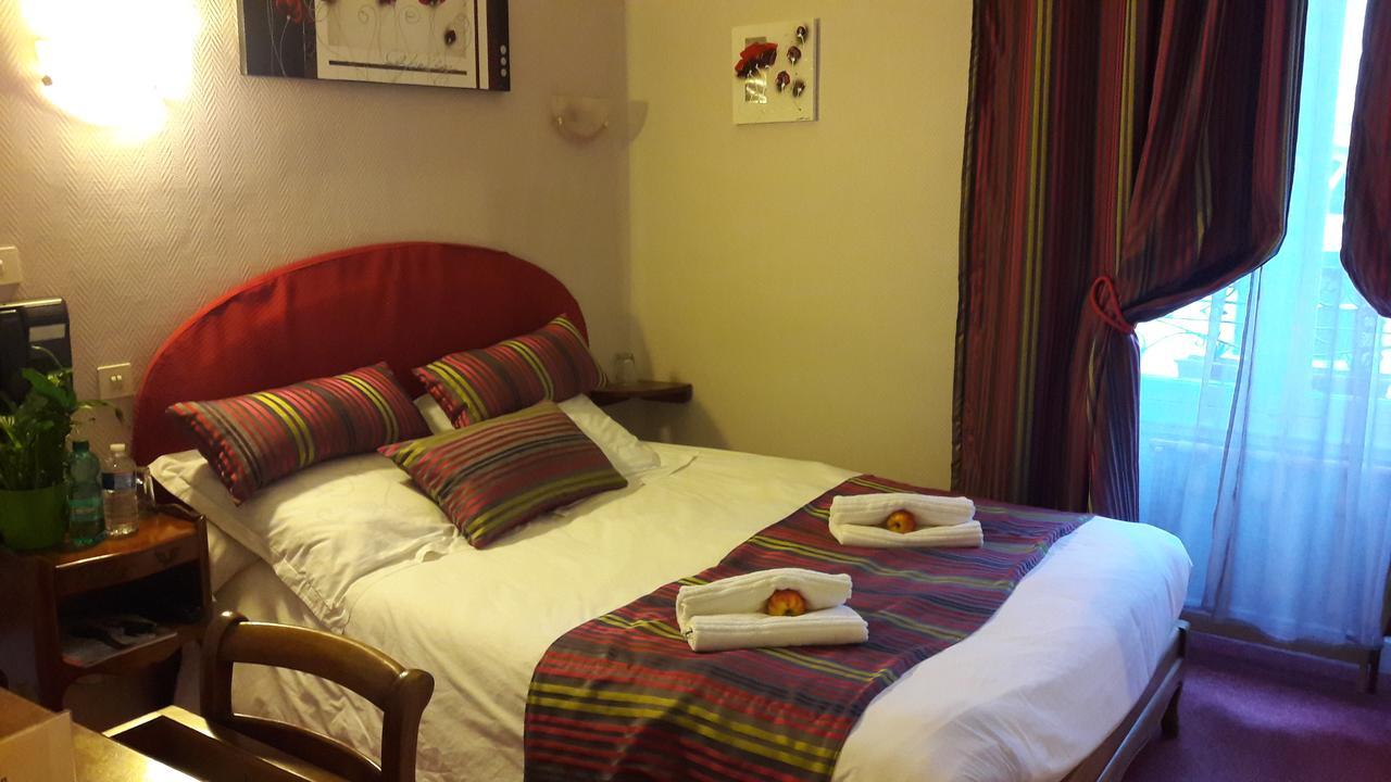 Logis Hotel Et Restaurant Du Dauphin Sées Екстериор снимка