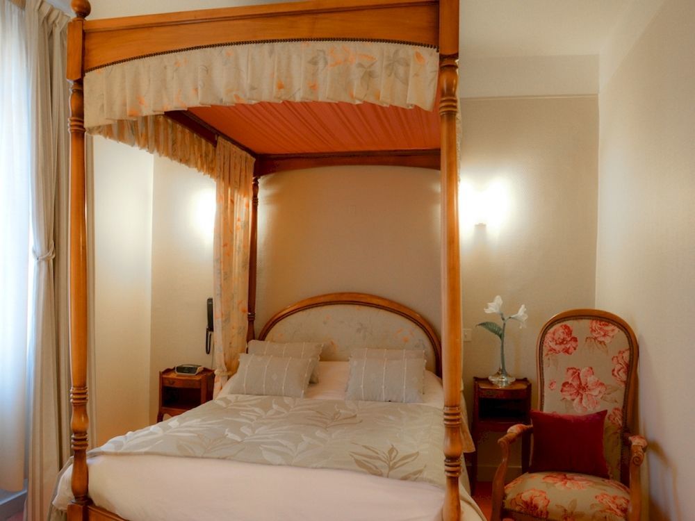 Logis Hotel Et Restaurant Du Dauphin Sées Екстериор снимка